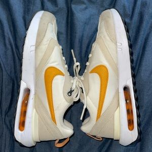 Nike | Women’s Air Max Dawn (Phantom Light Curry)